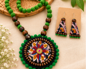 Green chandramuki necklace